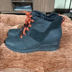 Sorel Women's Black Wedge Ankle Boots with Red Laces